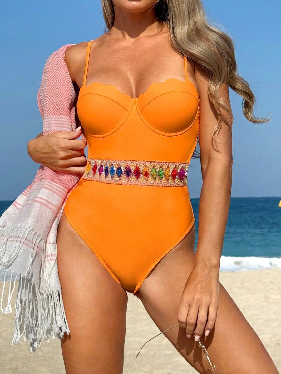 Traje de baño de una pieza con tirantes, copas