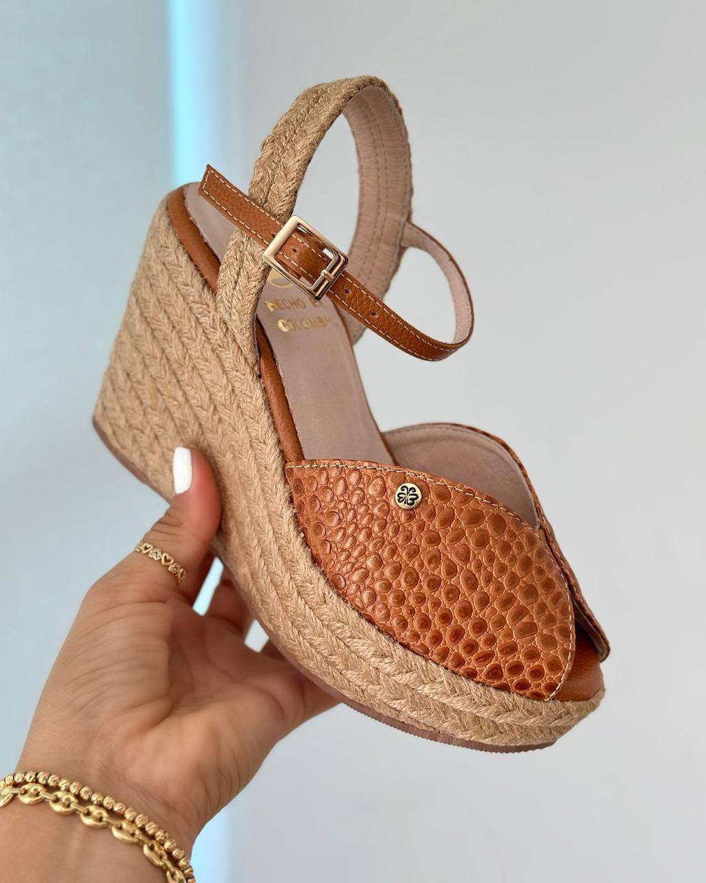 Sandalias plataforma en Cuero
