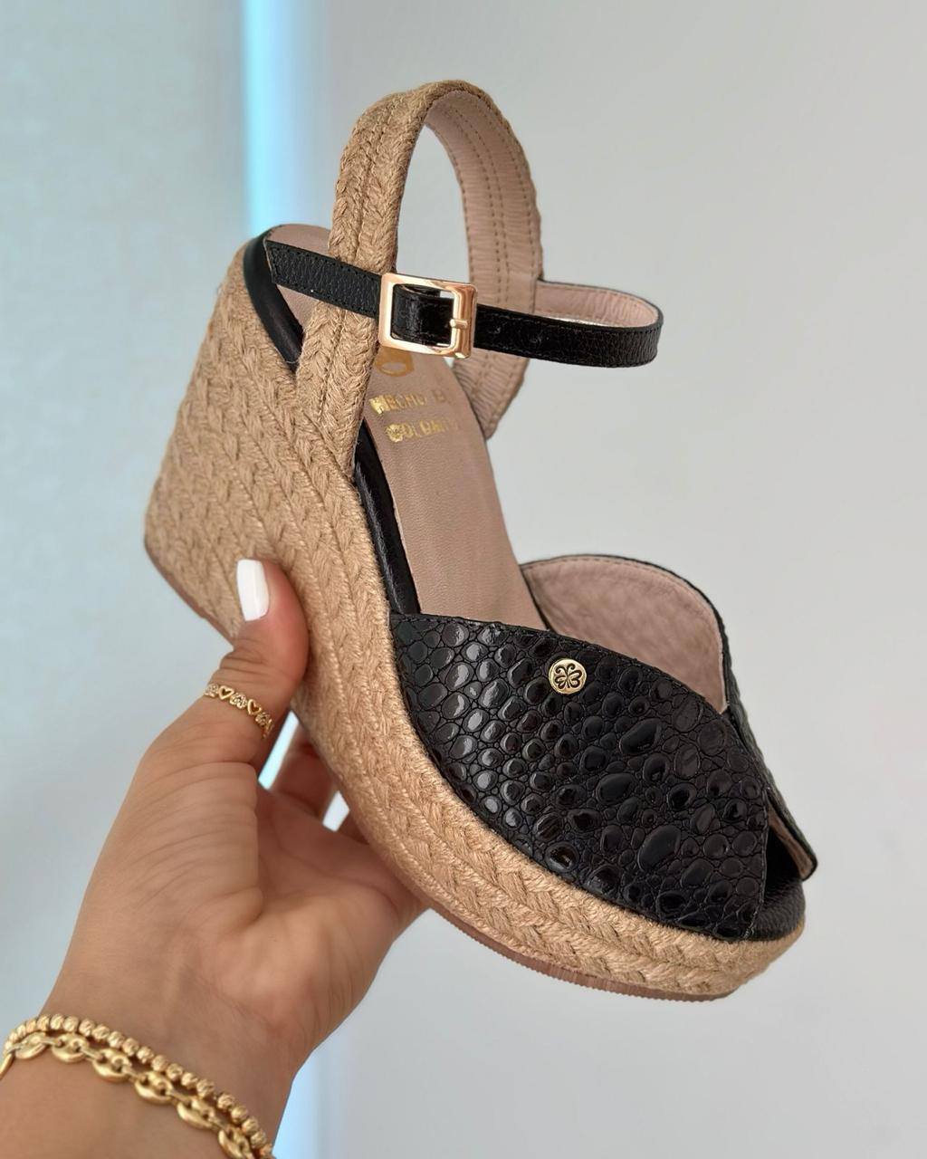 Sandalias plataforma en Cuero