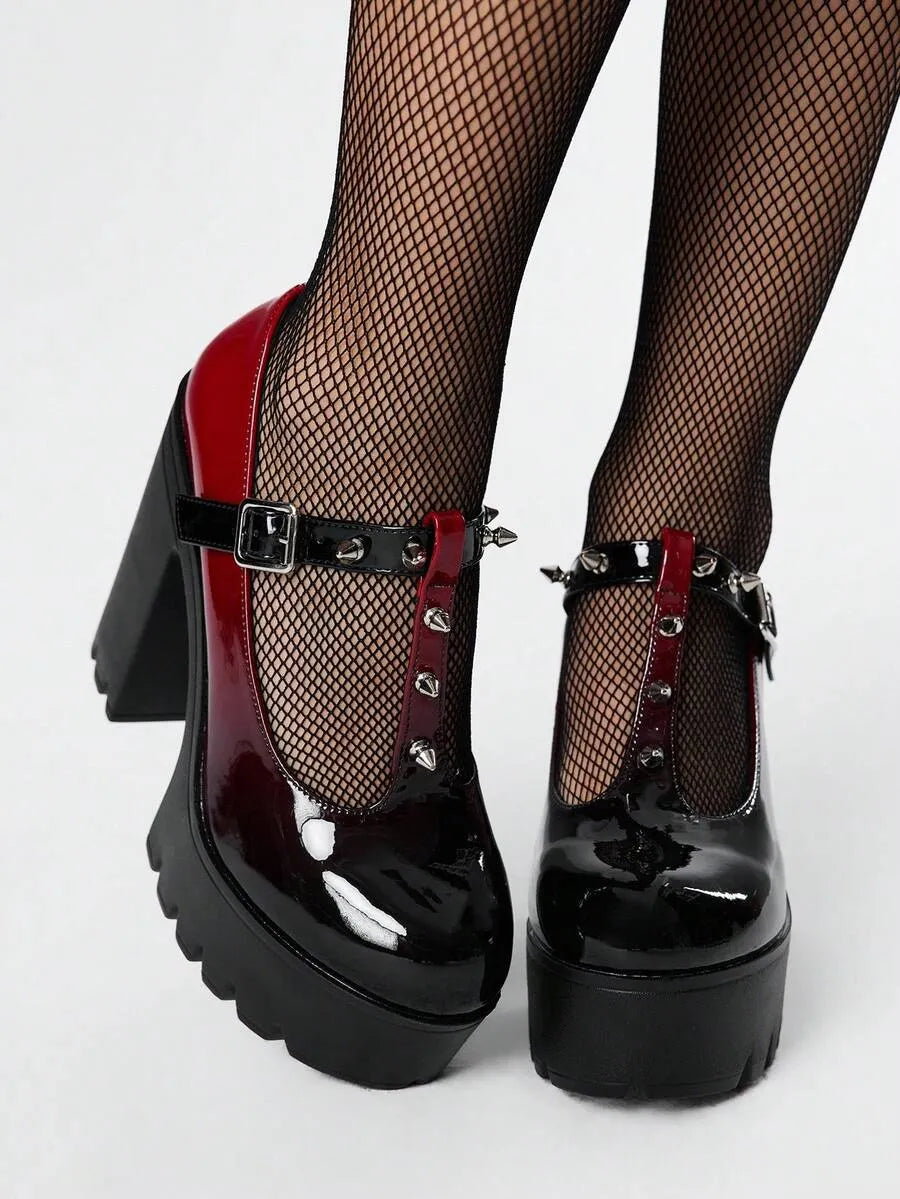 Tacones de plataforma gruesos con efecto ombré negro-rojo