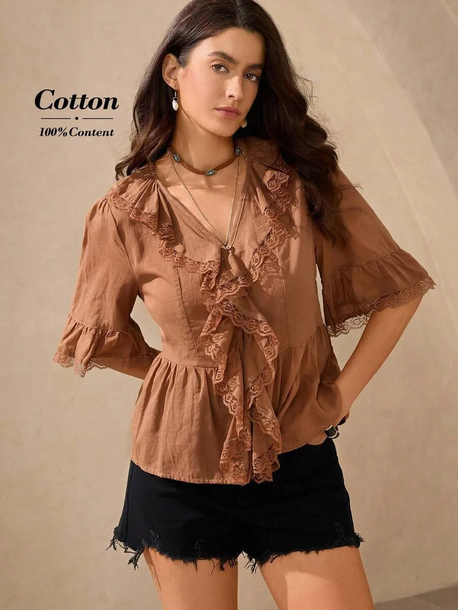 Blusa de moda con cuello de volantes