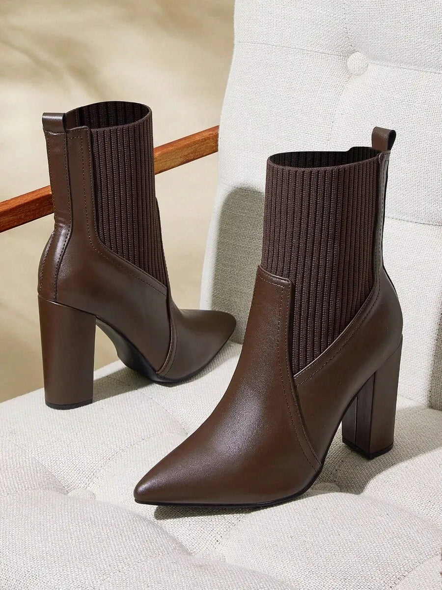 Botas de tacón grueso de punta afilada