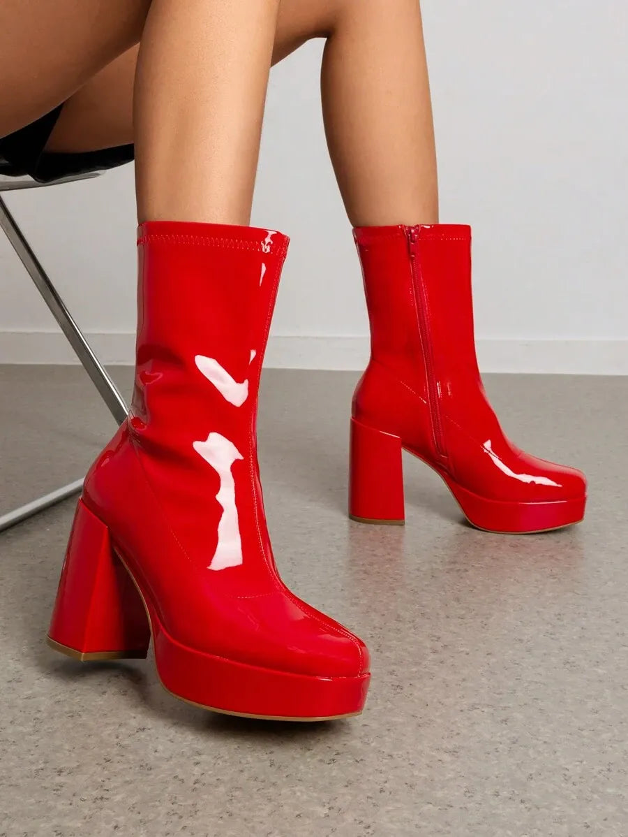 Botas de plataforma gruesas hasta media pantorrilla
