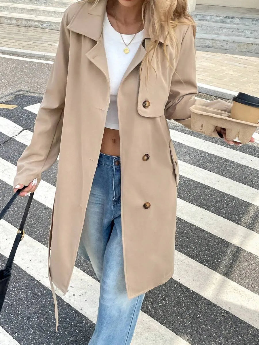 Gabardina de cuello con solapa con botón