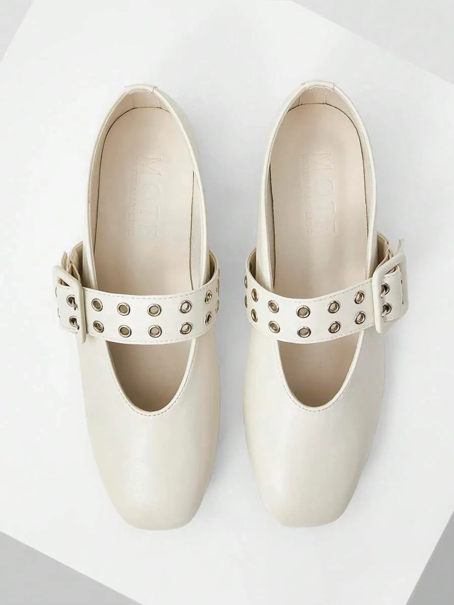 ZAPATILLAS PLANAS VINTAGE CON OJETES