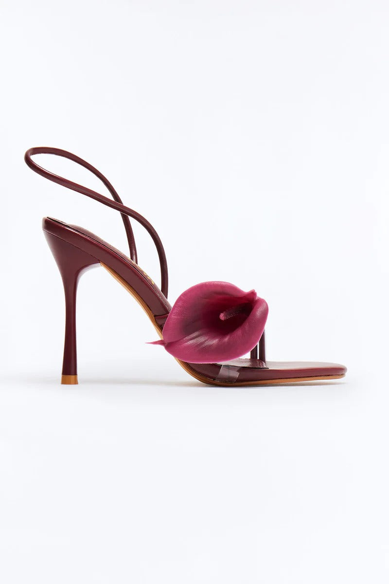 Zapatos de tacon detalle flores