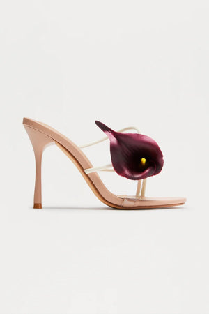 Zapatos de tacon detalle flores