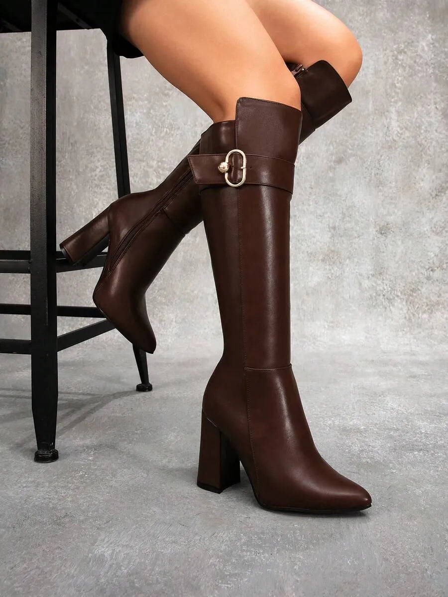 Botas de mujer de tacón grueso y punta afilada