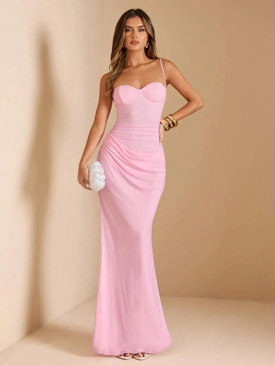 Vestido sin mangas de encaje y malla