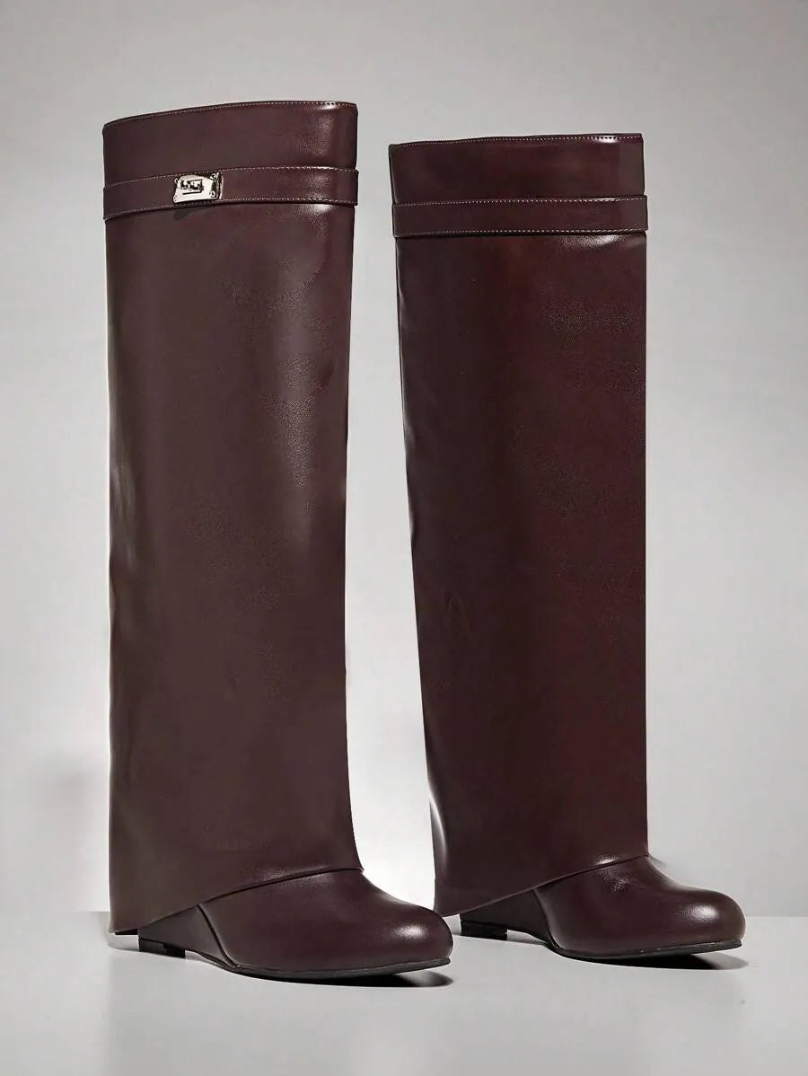 Botas de cuña de tacón alto cómodo con decoración