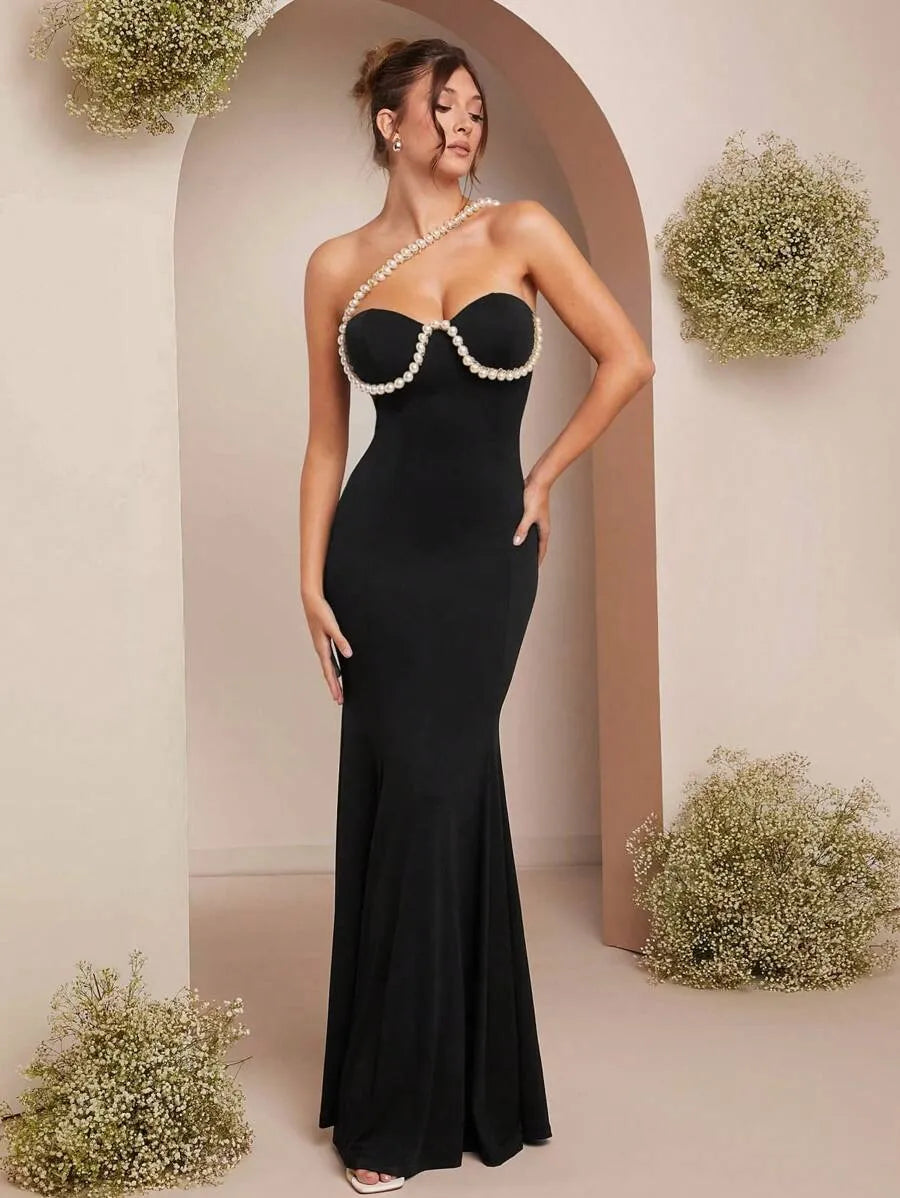 Vestido sirena con corsé realzado con perlas falsas
