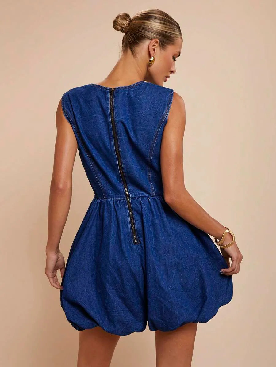 Mono de mezclilla elegante para mujer