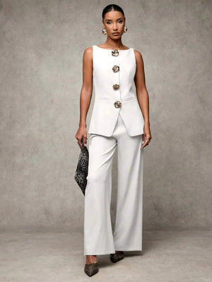 Conjunto de top sin mangas botones metalicos  y pantalones
