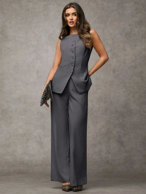 Conjunto de top sin mangas y pantalones