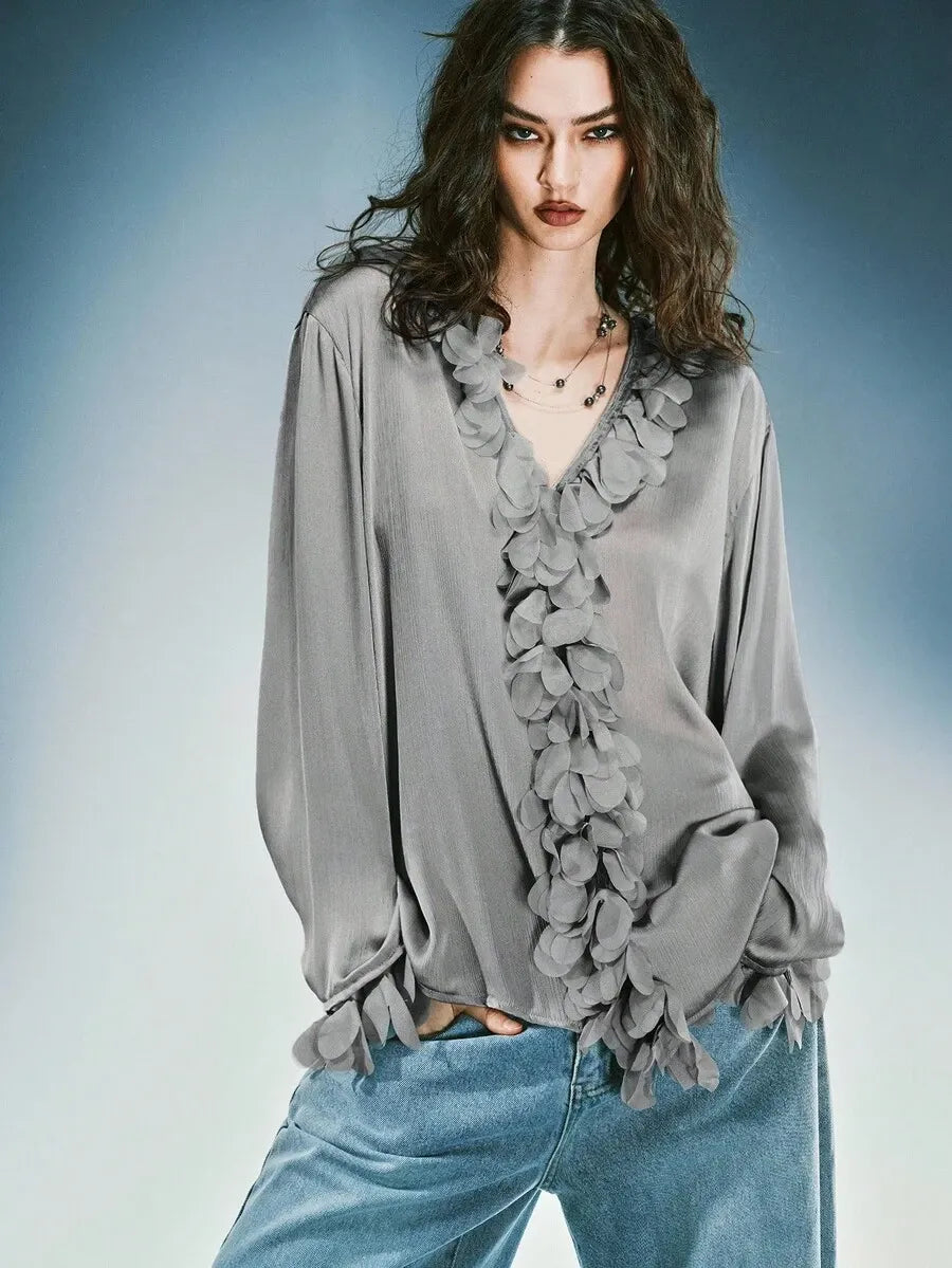Blusa de mujer con cuello en V