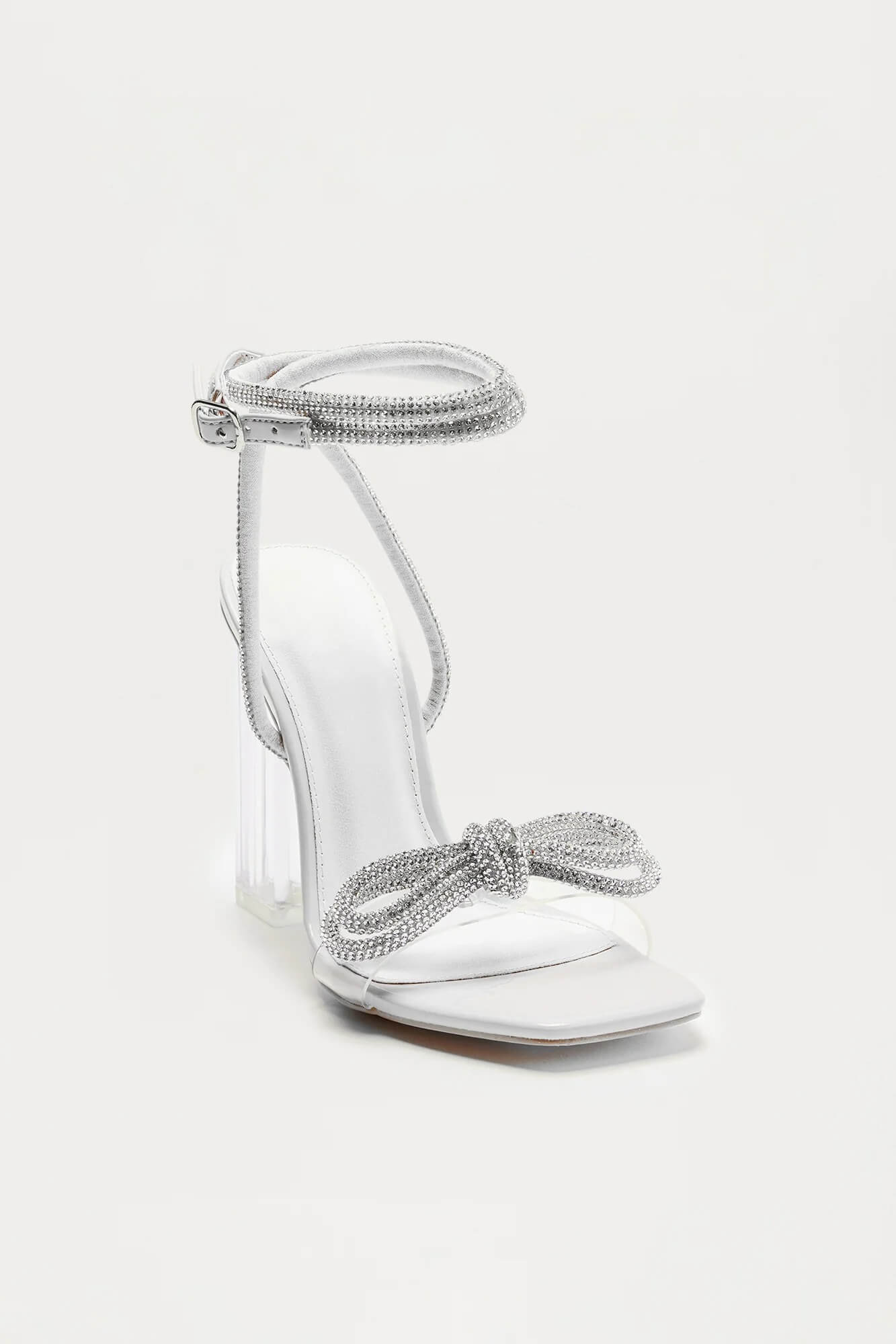Sandalias de tacon detalle lazo