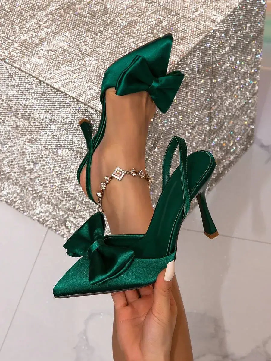 Zapatos de tacón alto de punta fina con tira trasera y lazo