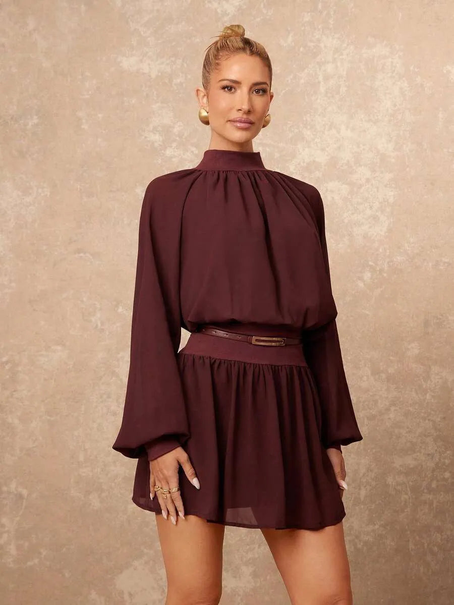 Vestido mini elegante de mujer