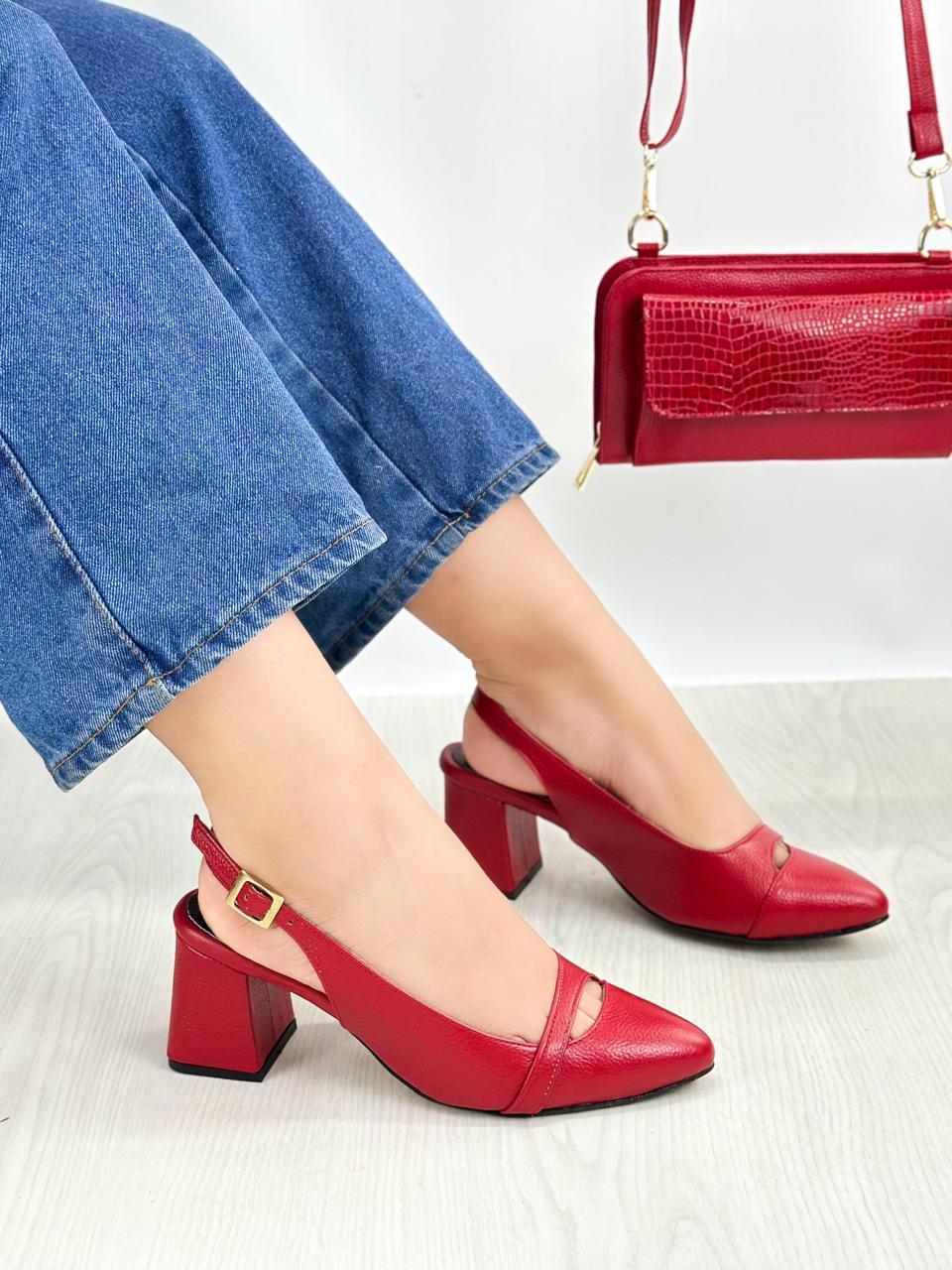 Zapato tacón cuero