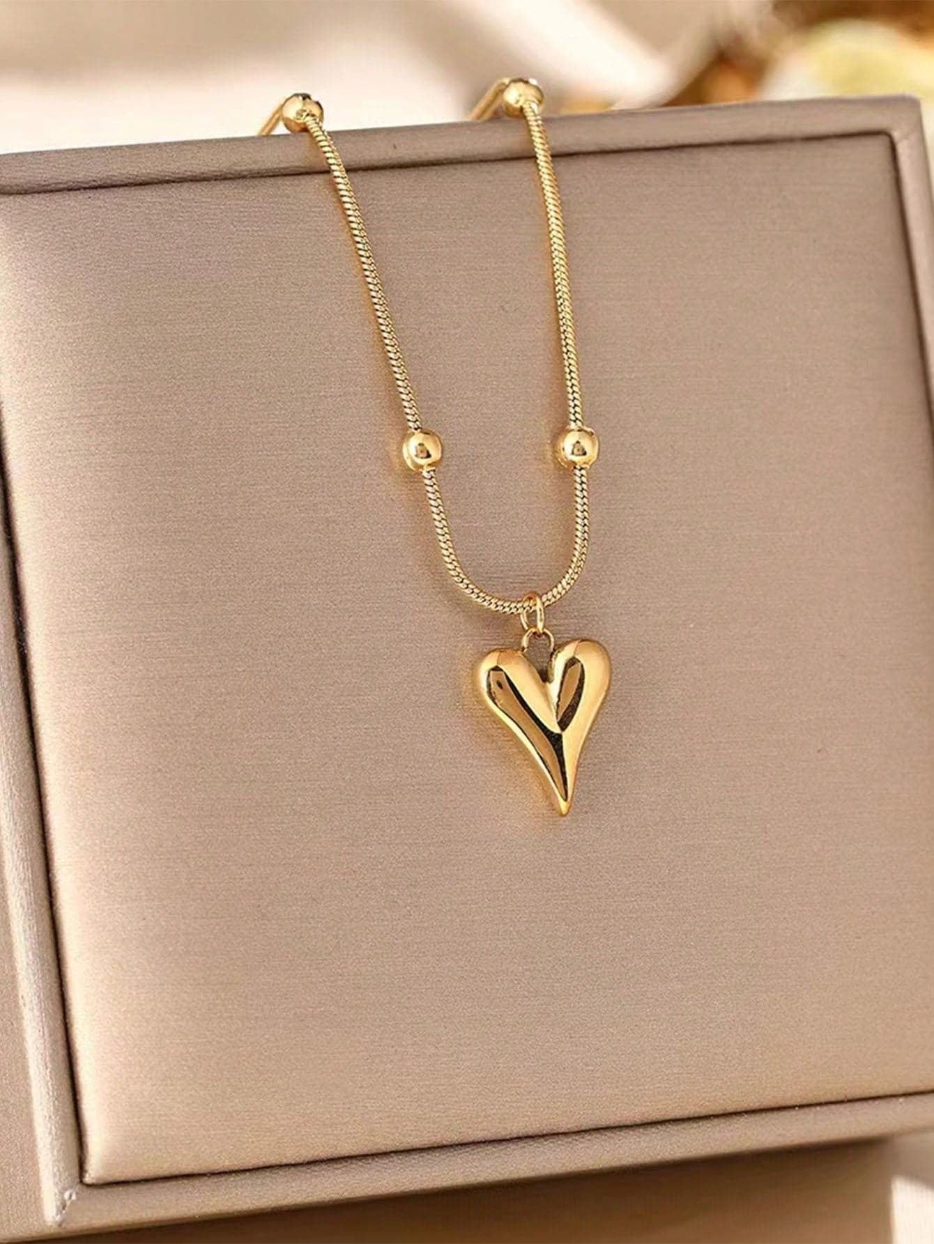 1 Pieza Elegante Colgante Con Forma De Corazón Chapado En Oro De 18k,