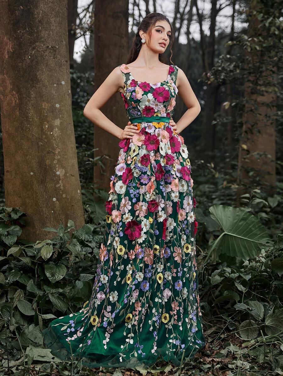 Vestido formal sin mangas bordado con flores