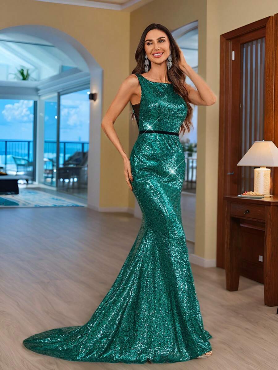 Vestido de noche sirena de lentejuelas con abertura alta