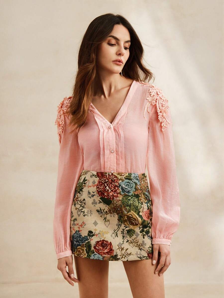 camisa de chifón de estilo francés con flores en 3D