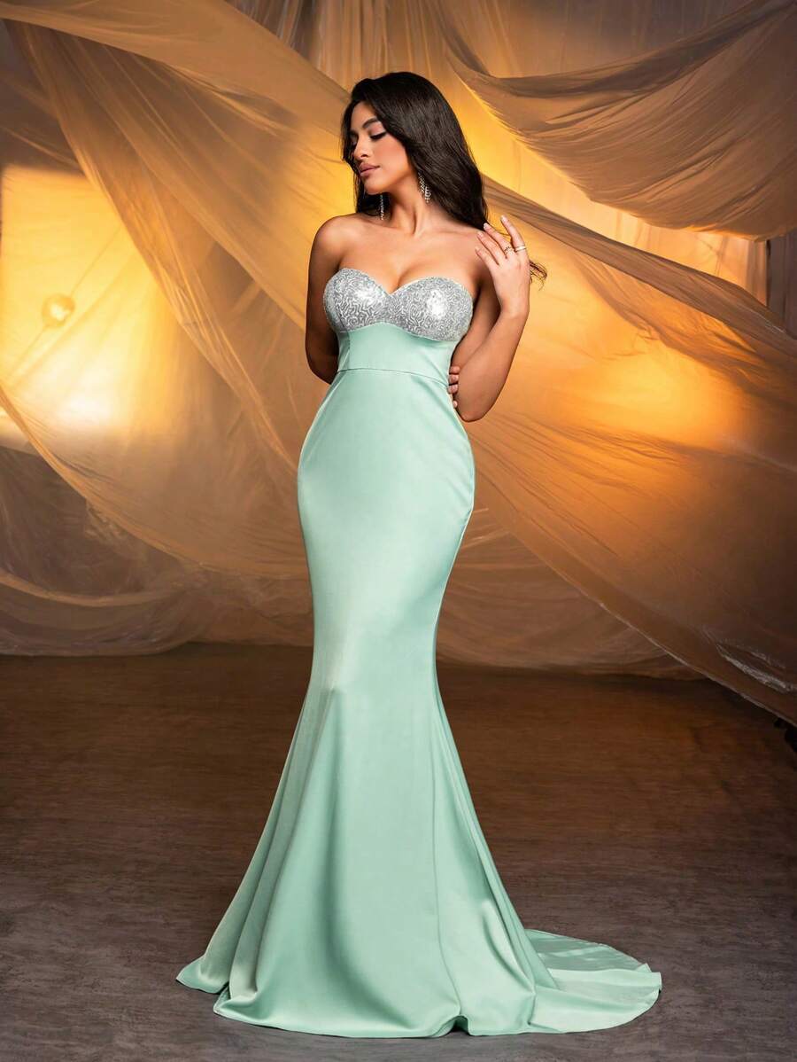 Vestido Elegante y sencillo vestido ajustado sin tirantes verde menta con delicados adornos de cuentas