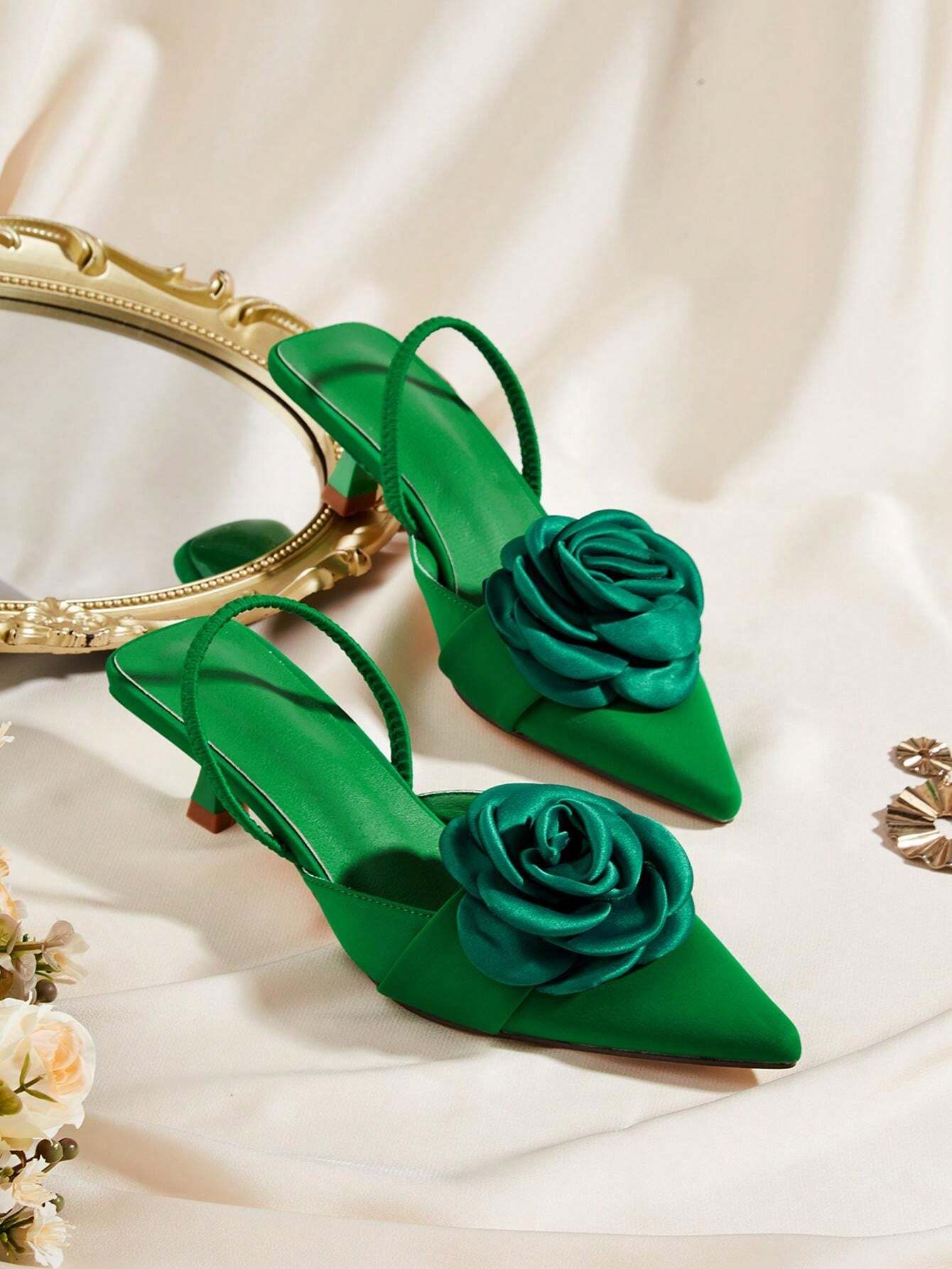 Tacones cómodo con decoración floral