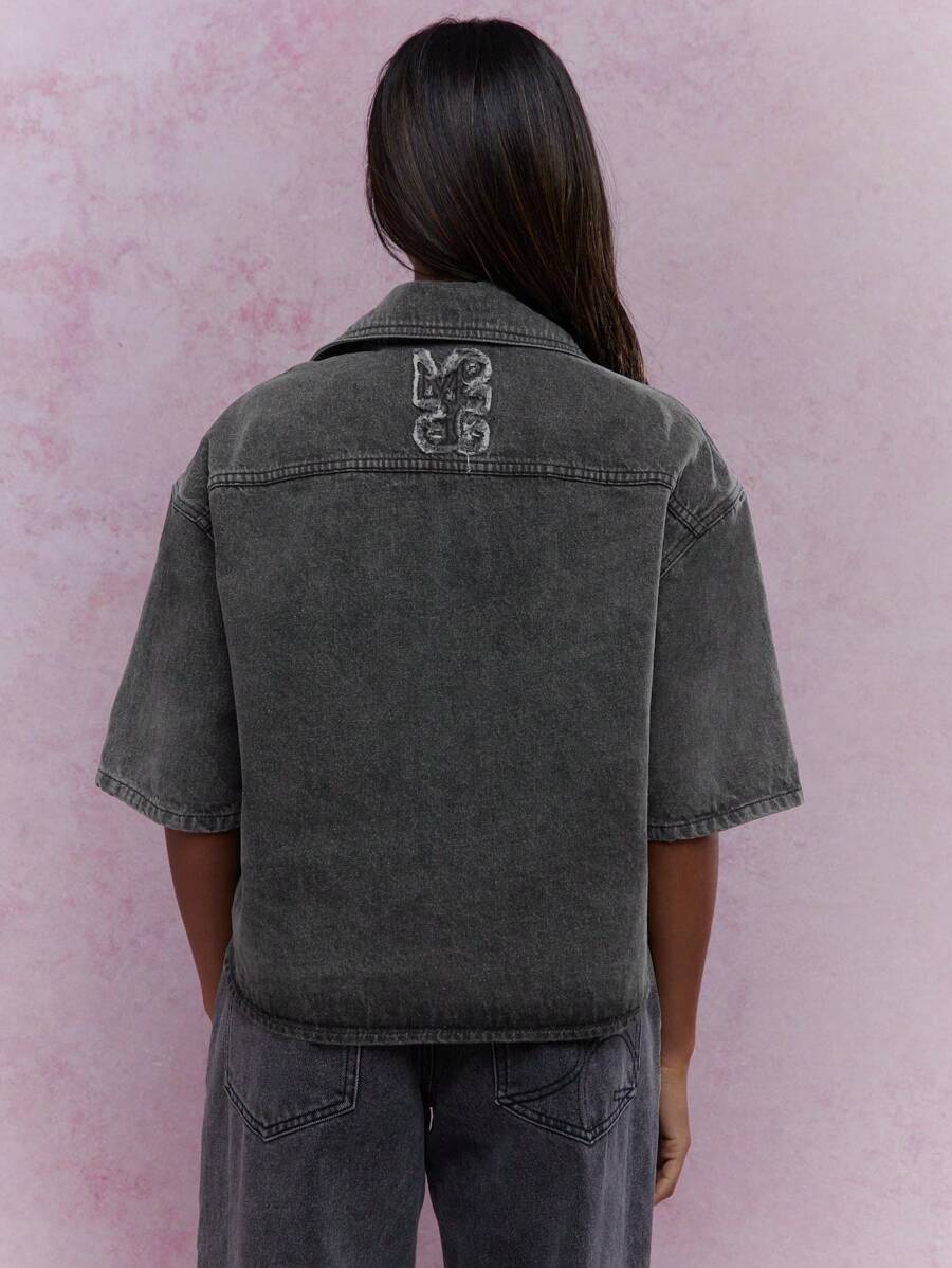 Chaqueta de jean sobredimensionada con bordado hecho a mano