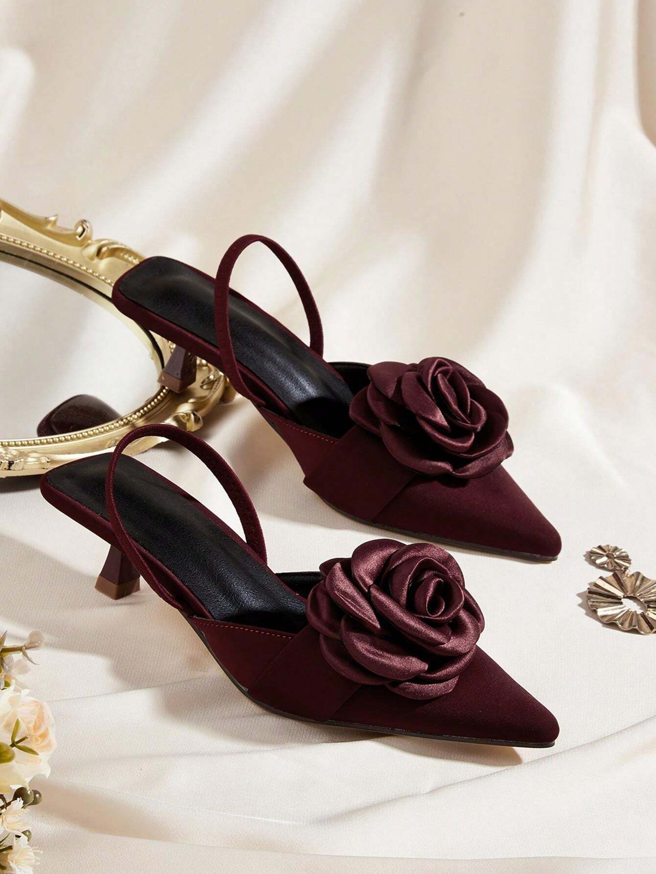 Tacones cómodo con decoración floral