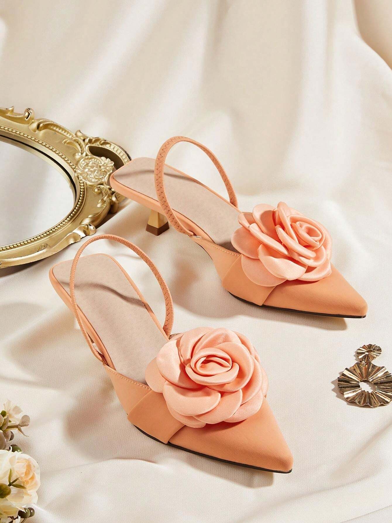 Tacones cómodo con decoración floral