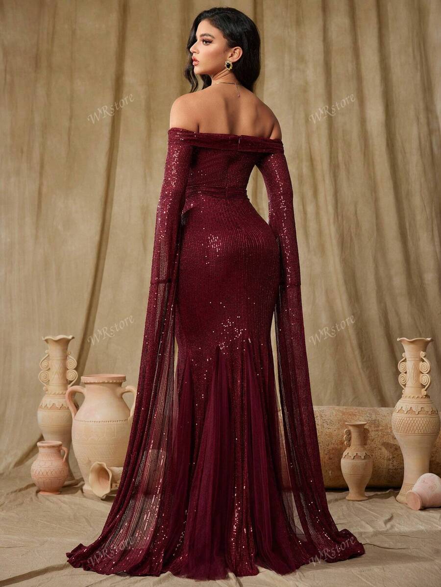 Vestido de noche de sirena con hombros descubiertos y lentejuelas