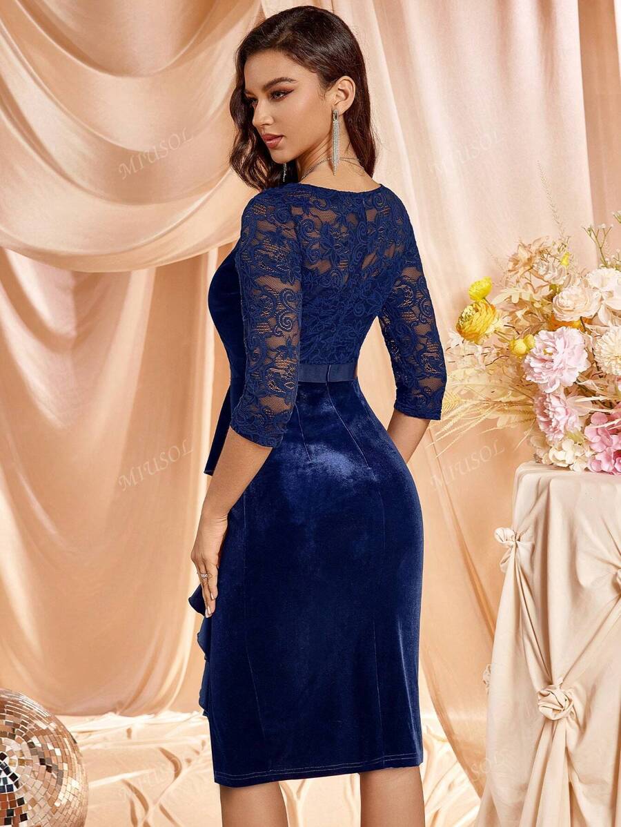 Vestido ajustado de fiesta con cuello corazón de terciopelo, manga corta