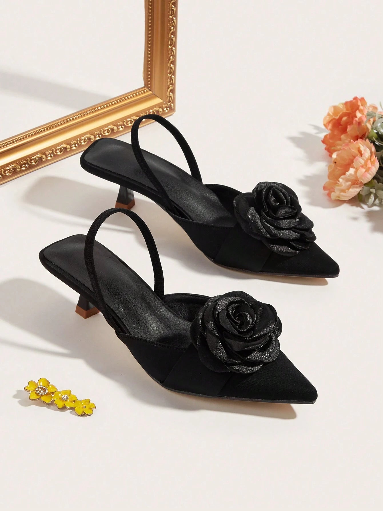 Tacones cómodo con decoración floral