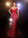 Vestido de satén con hombros descubierto