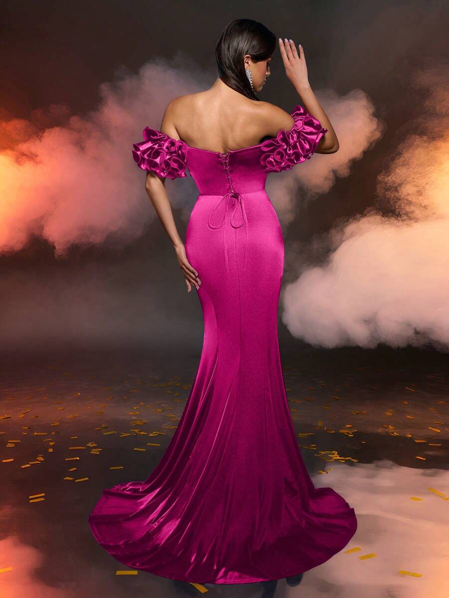 Vestido elegante de hombros descubiertos con mangas