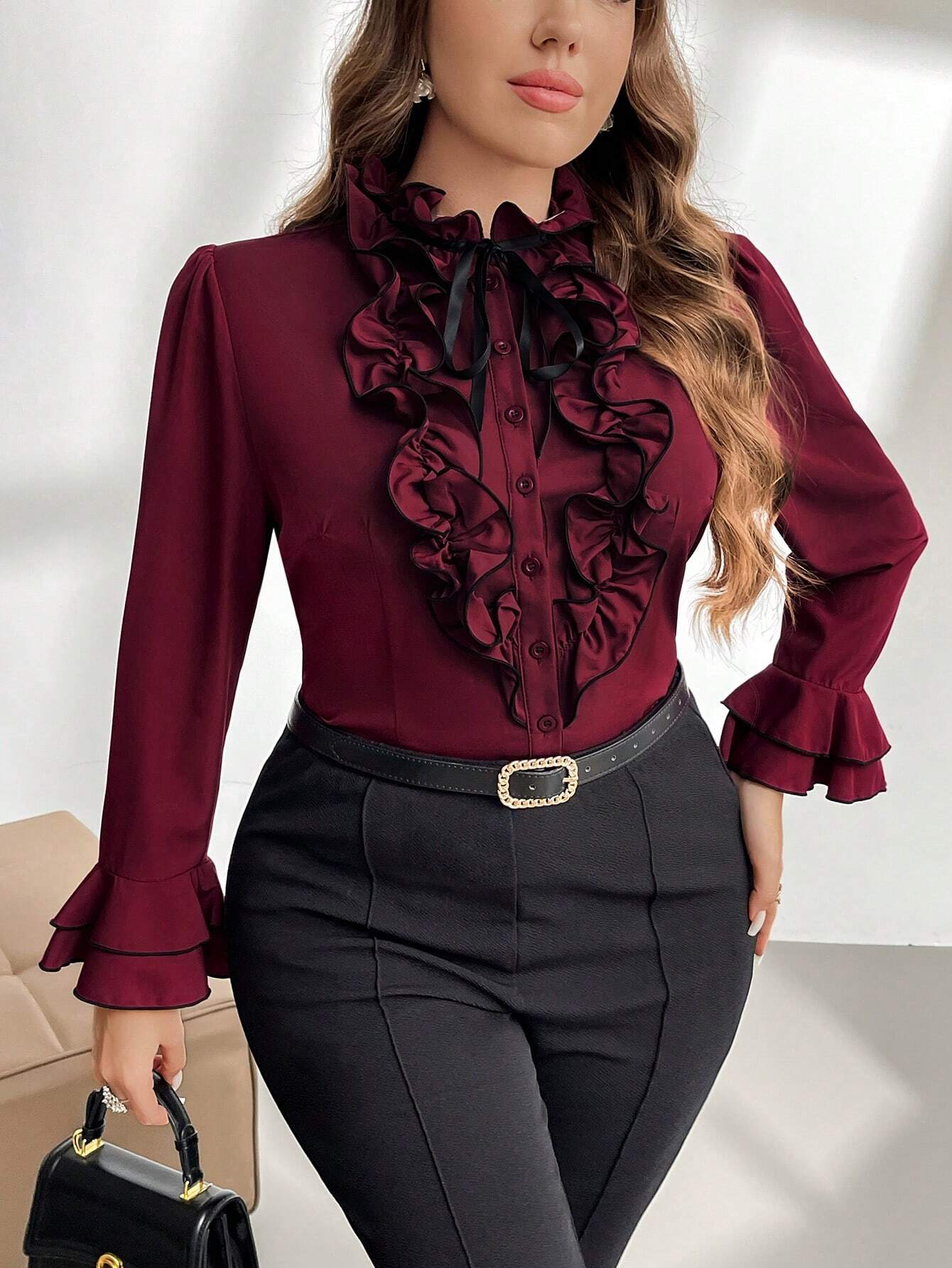 Blusa formal mangas acampanadas