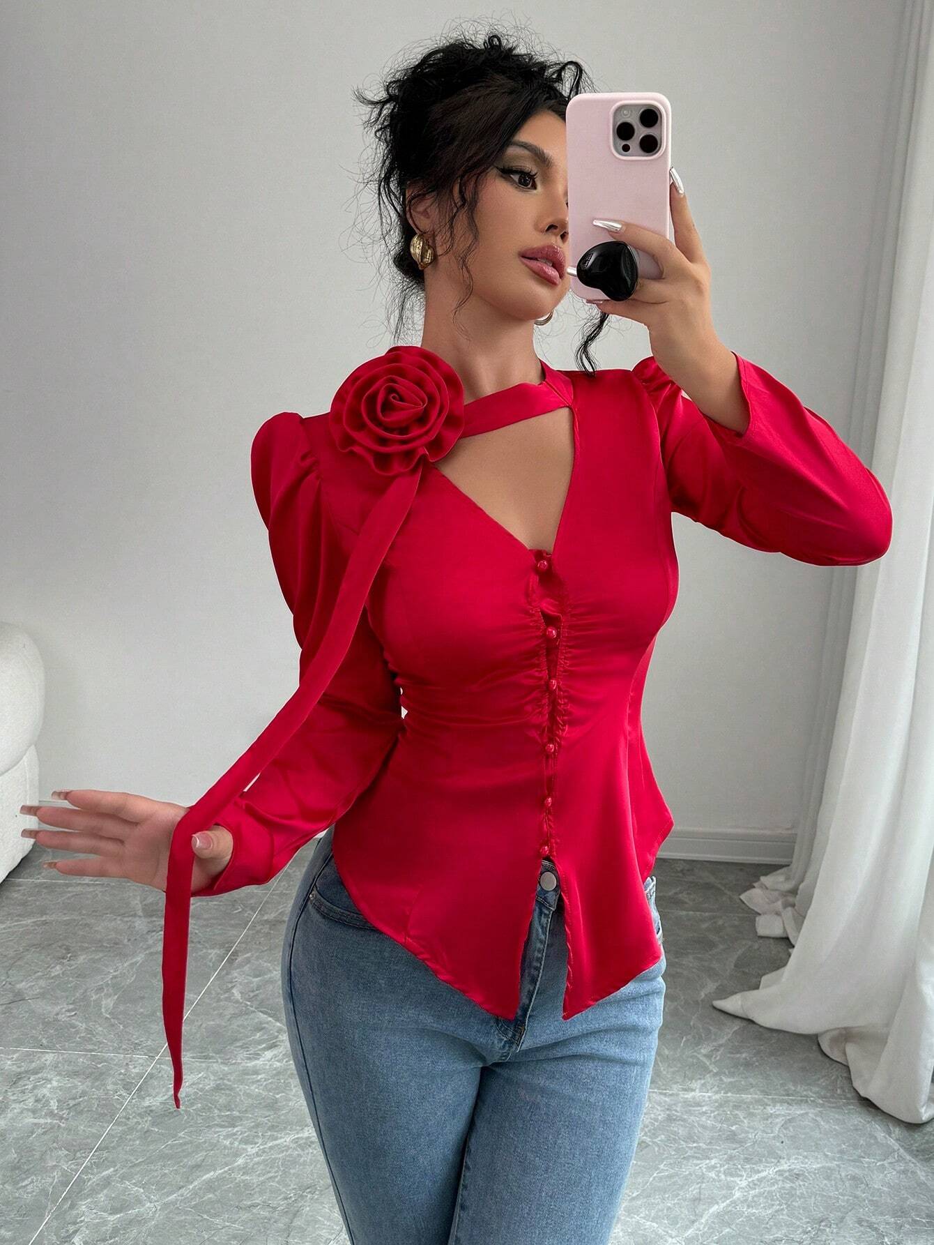 Blusa elegante de trabajo de gasa elástica con cuello con pliegue frontal