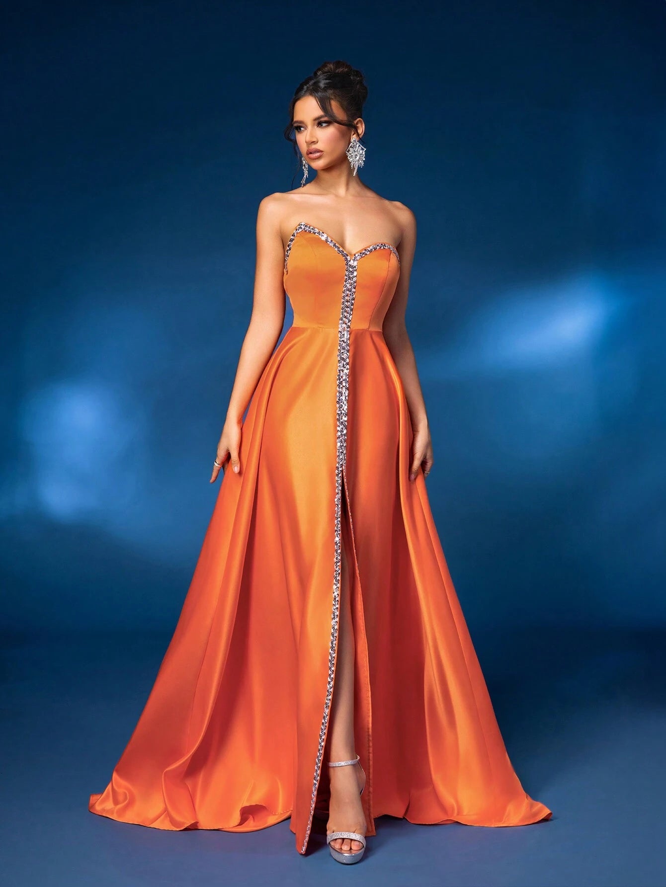 Vestido elegante naranja adorno lentejuelas