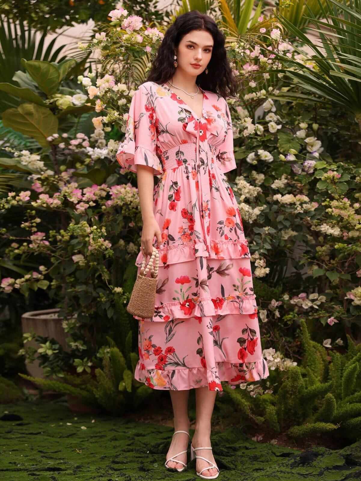 Vestido De Cintura Ajustada Con Diseño Floral Y Dobladillo Con Volantes Y Fruncido En Cintura