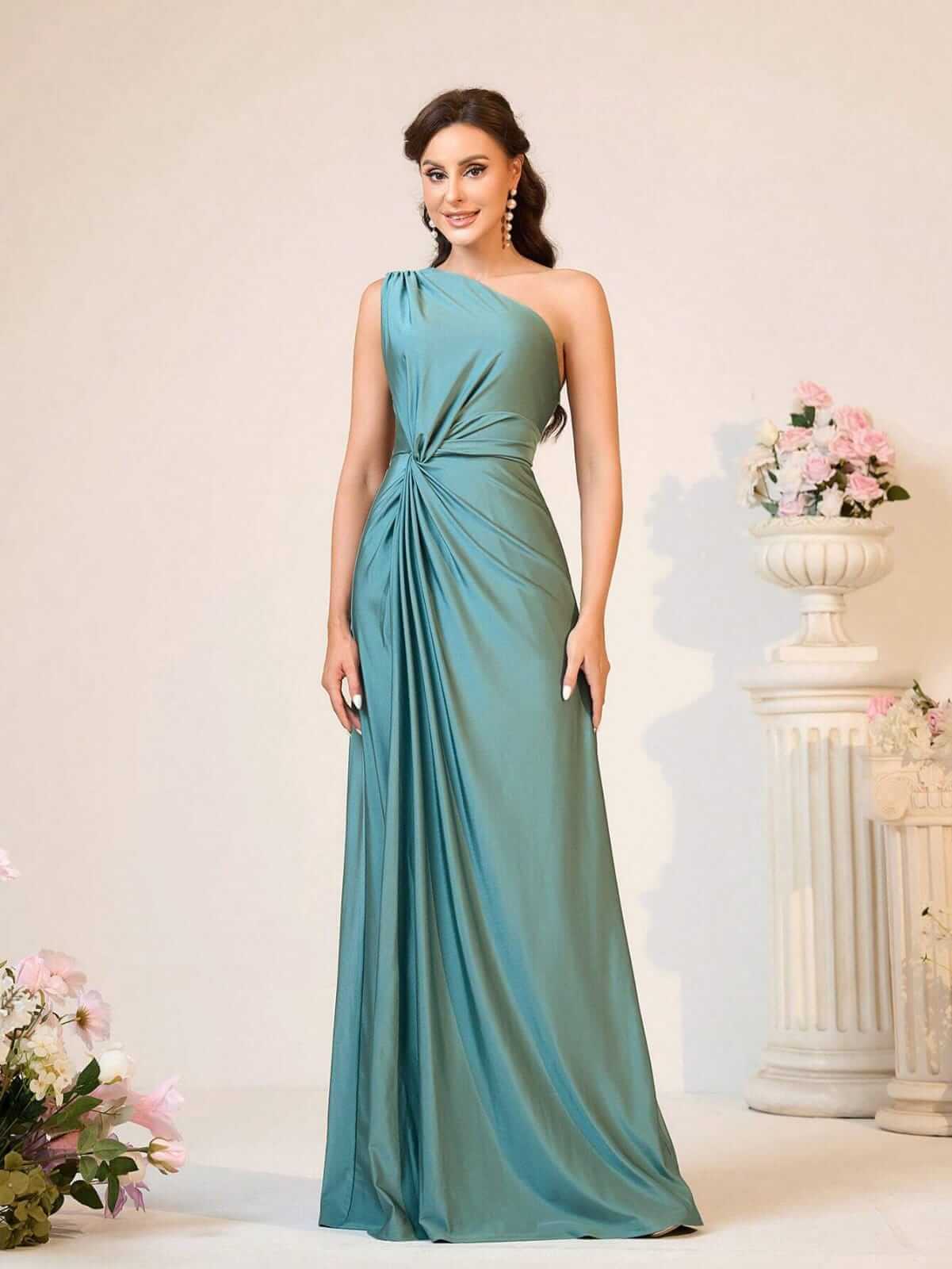 Vestido de dama de honor verde romántico y elegante, con torcedura de un solo hombro