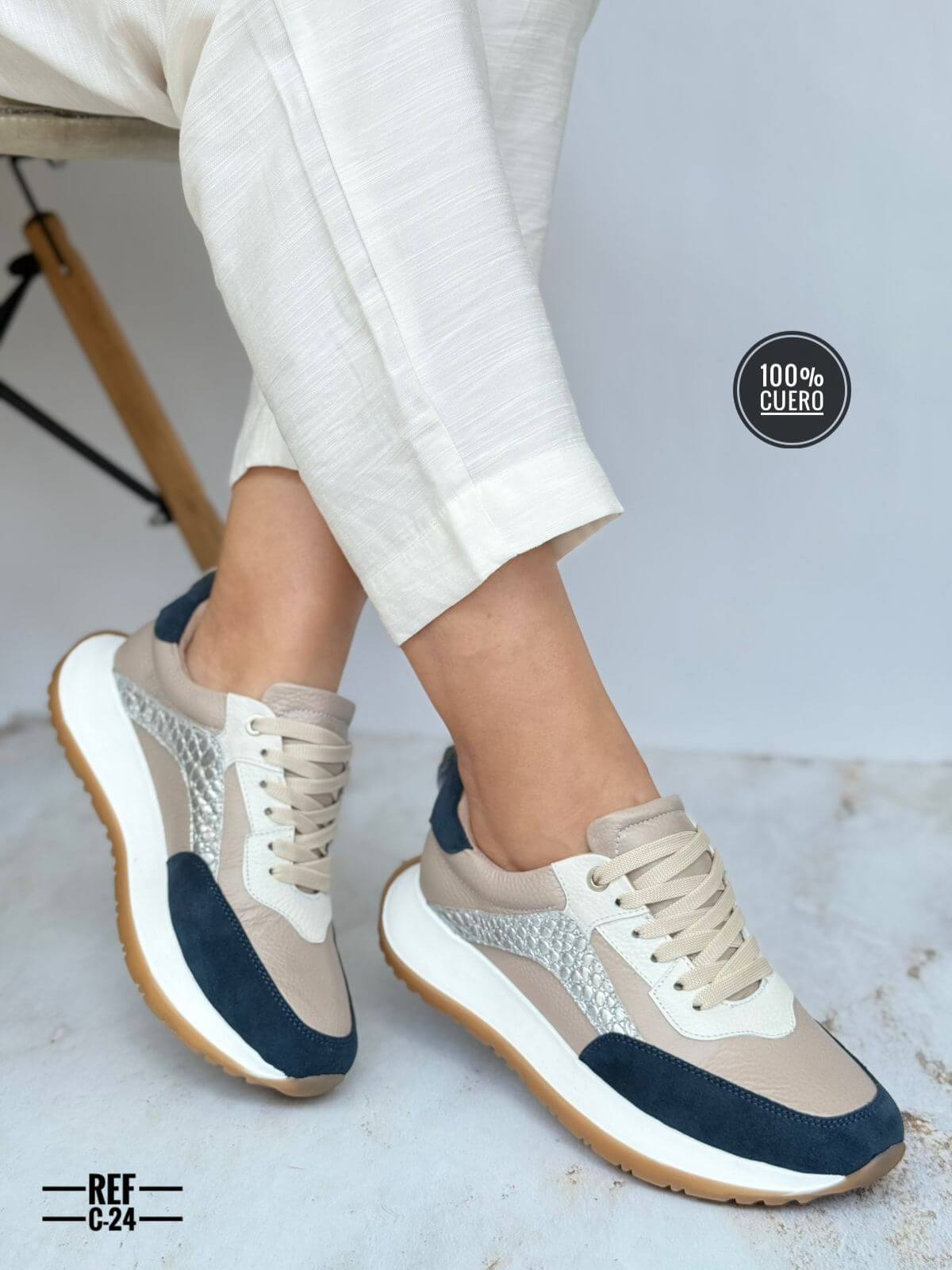 Tenis de cuero bicolor