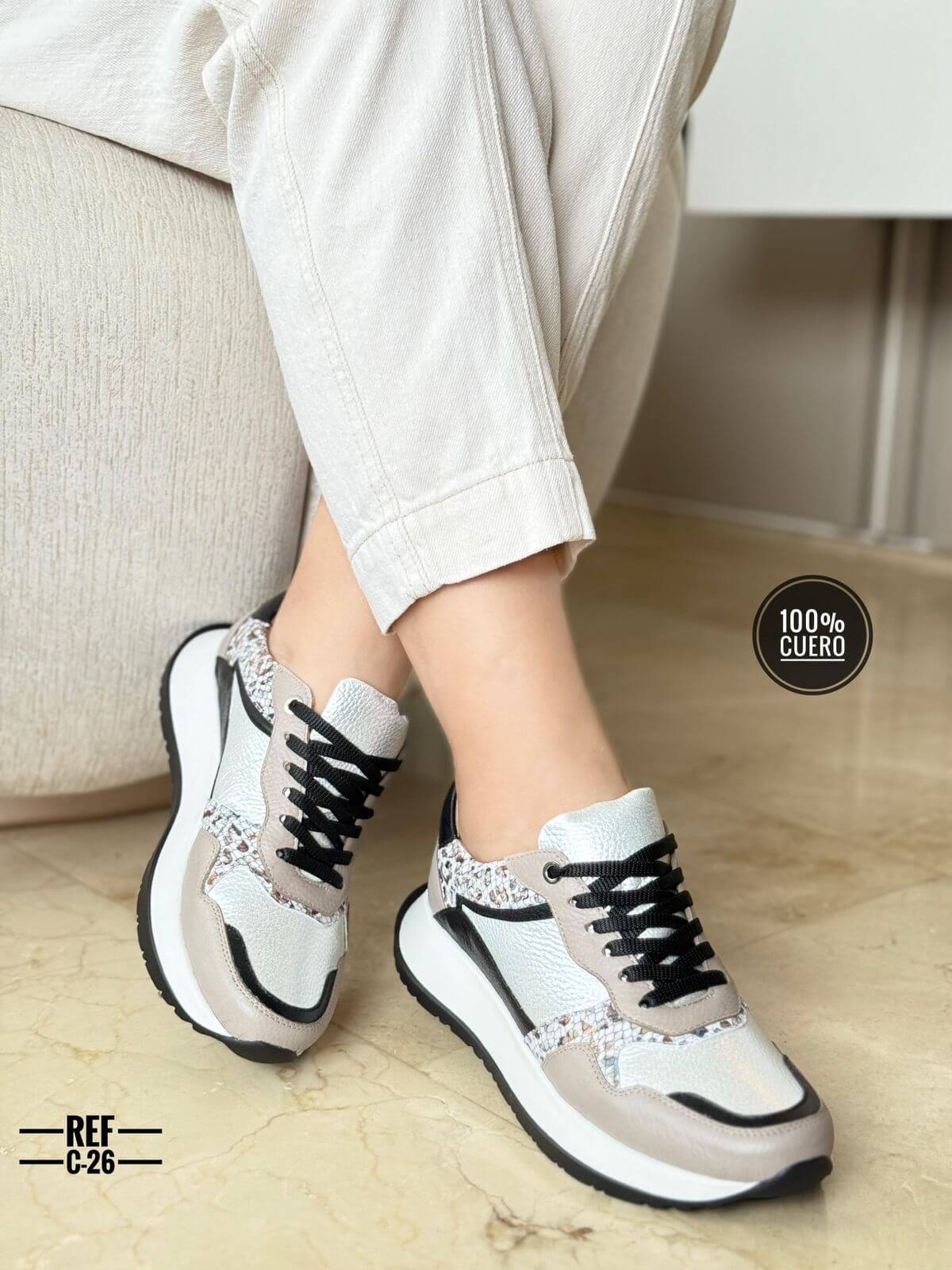 Tenis de cuero bicolor