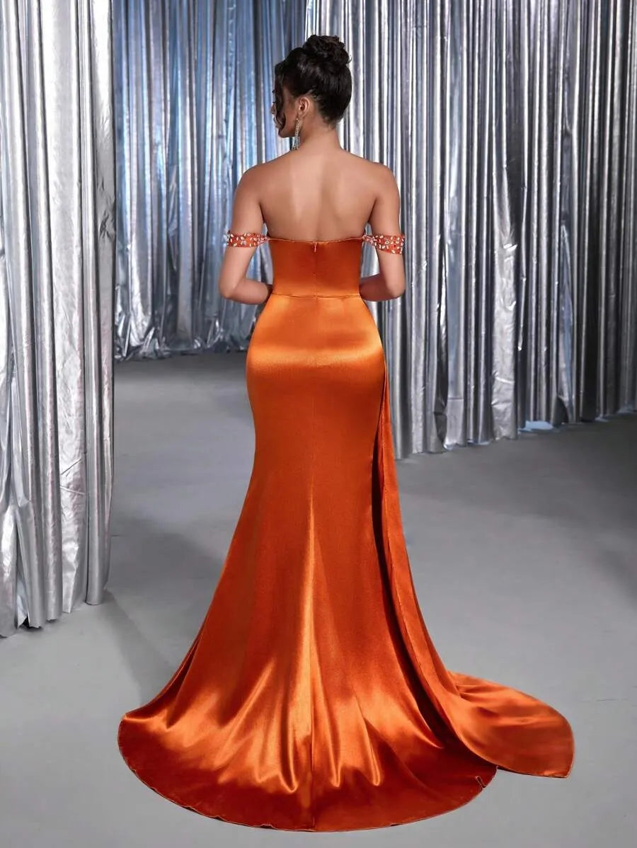 vestido de gasa con abertura lateral alta