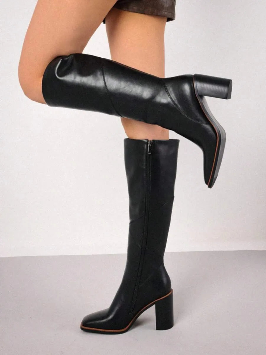 Botas largas hasta la rodilla con punta cuadrada