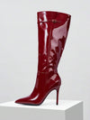 Botas altas elegantes patentado color vino