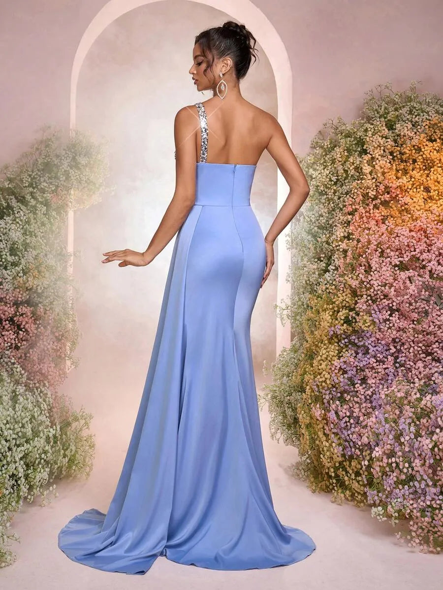 Vestido lujosa falda maxi de satén fruncido con diseño de cola de