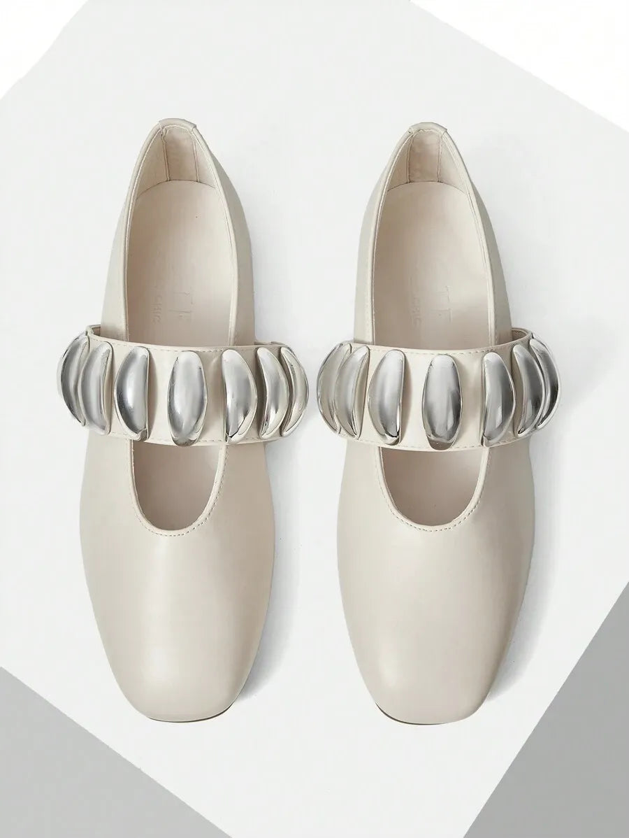 ZAPATOS PLANOS DECORATIVOS DE PLATA