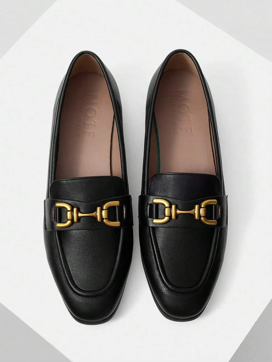 ZAPATOS PLANOS CÓMODOS Y CASUALES